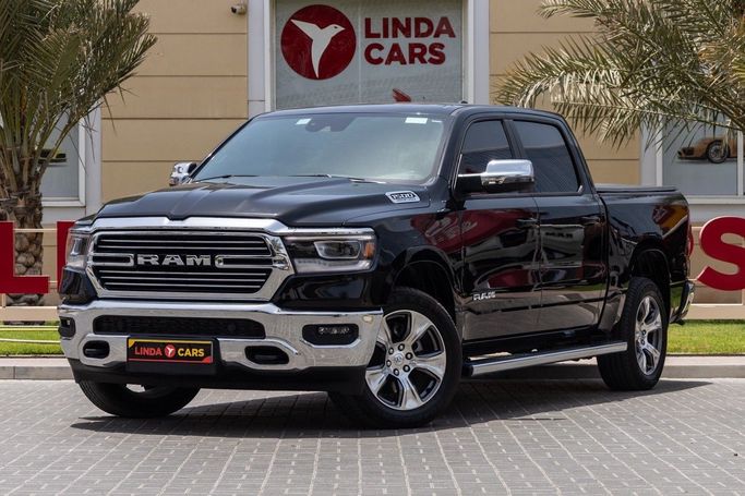 Подержанный RAM 1500 Crew Cab eTorque V, 5.7 л, 2024 в Дубае от Linda Cars Черный цвет. GCC | AUTO.AE