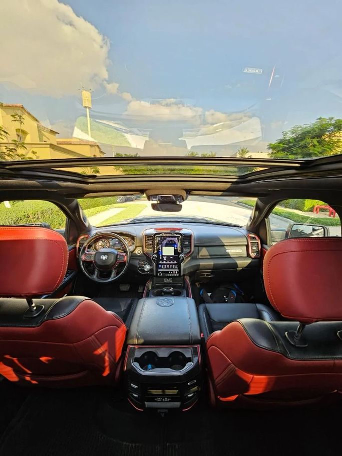 Новый RAM 1500 V, 5.7 л, 2020 в Дубае от SK Motors Серый цвет. Канадская | AUTO.AE