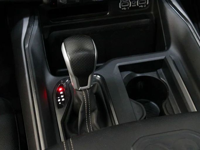 Подержанный RAM 1500 V Рестайлинг, 5.7 л, 2024 в Дубае от Hot Wheel Used Motors Красный цвет. Other | AUTO.AE