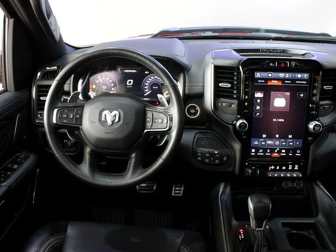 Подержанный RAM 1500 V Рестайлинг, 5.7 л, 2024 в Дубае от Hot Wheel Used Motors Красный цвет. Other | AUTO.AE