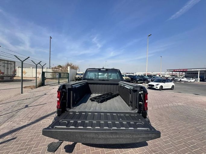 Новый RAM 1500 Crew Cab V Рестайлинг, 3.0 л, 2025 в Дубае от Allied Motors Черный цвет. GCC | AUTO.AE