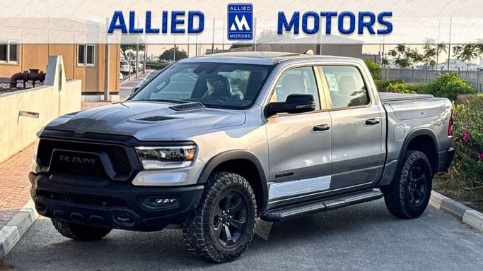 Новый RAM 1500 V Рестайлинг, 5.7 л, 2024 в Дубае от Allied Motors Серебристый цвет. GCC | AUTO.AE