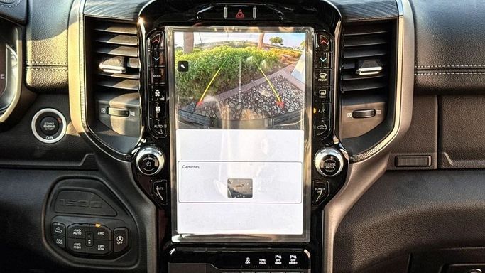 Новый RAM 1500 V Рестайлинг, 5.7 л, 2024 в Дубае от Allied Motors Серебристый цвет. GCC | AUTO.AE