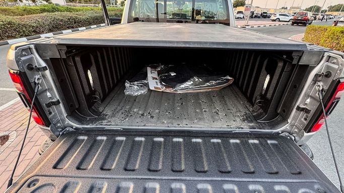 Новый RAM 1500 V Рестайлинг, 5.7 л, 2024 в Дубае от Allied Motors Серебристый цвет. GCC | AUTO.AE