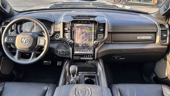 Новый RAM 1500 V Рестайлинг, 5.7 л, 2024 в Дубае от Allied Motors Серебристый цвет. GCC | AUTO.AE