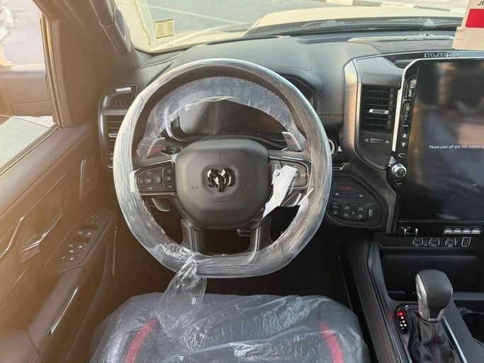 Новый RAM 1500 V Рестайлинг, 3.0 л, 2025 в Дубае от Al Rawnaq Motors  Серый цвет. GCC | AUTO.AE