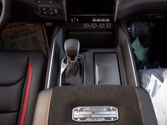 Новый RAM 1500 V Рестайлинг, 3.0 л, 2025 в Дубае от Al Rawnaq Motors  Серый цвет. GCC | AUTO.AE