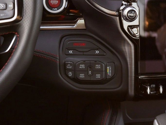 Новый RAM 1500 V Рестайлинг, 3.0 л, 2025 в Дубае от Al Rawnaq Motors  Серый цвет. GCC | AUTO.AE