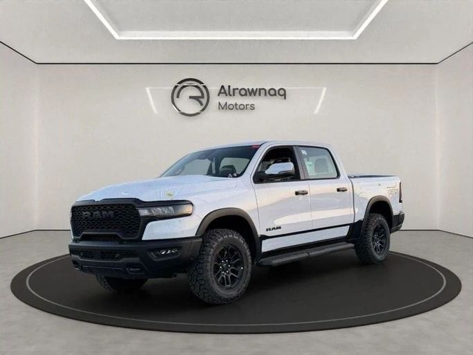 Новый RAM 1500 V Рестайлинг, 3.0 л, 2025 в Дубае от Al Rawnaq Motors  Белый цвет. GCC | AUTO.AE