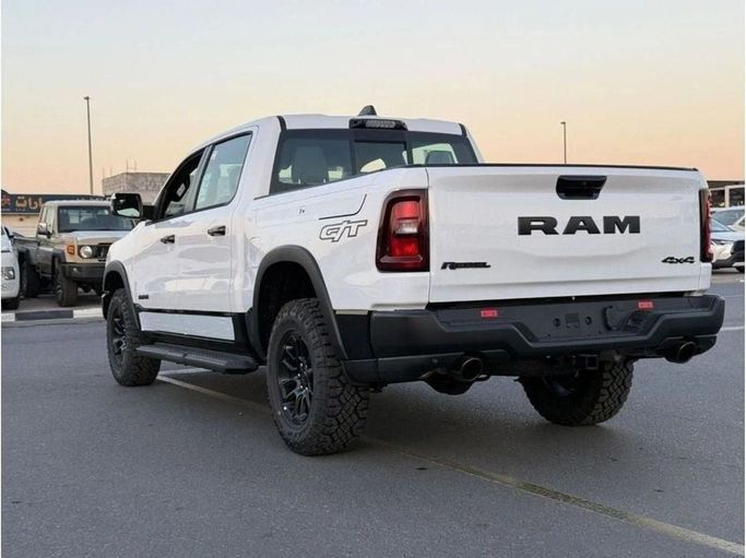 Новый RAM 1500 V Рестайлинг, 3.0 л, 2025 в Дубае от Al Rawnaq Motors  Белый цвет. GCC | AUTO.AE