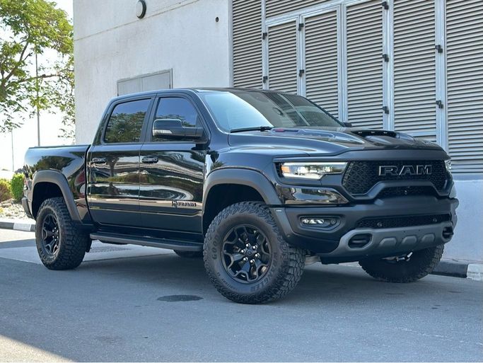 Подержанный RAM 1500 V Рестайлинг, 5.7 л, 2024 в Дубае от Express Motors Черный цвет. Other | AUTO.AE