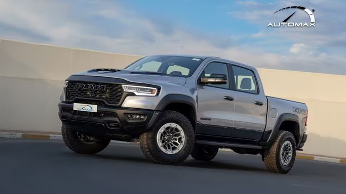 جديدة RAM 1500 Crew Cab RHO فيس ليفت V, 3.0 l, 2025 في في الإمارات, دبي من Automax®، اللون فضي.  | AUTO.AE | إعلان #269863
