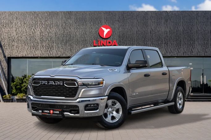 مستعملة ⁦RAM 1500 Crew Cab فيس ليفت V، 3.0 l، 2025⁩ في في الإمارات, دبي من Linda Cars، اللون فضي. مواصفات الخليج | AUTO.AE | إعلان #289522