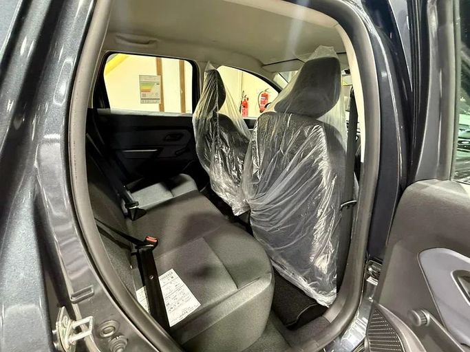 Новый Renault Duster II, 1.6 л, 2025 в Дубае от BANIYAS CARS SHOWROOM Серый цвет. GCC | AUTO.AE