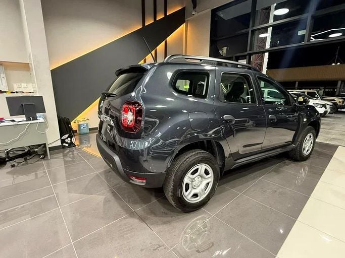 Новый Renault Duster II, 1.6 л, 2025 в Дубае от BANIYAS CARS SHOWROOM Серый цвет. GCC | AUTO.AE