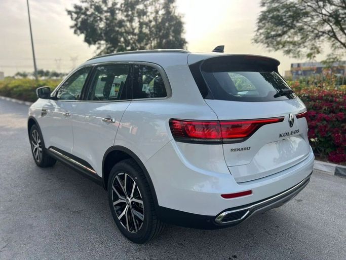 Новый Renault Koleos II Рестайлинг, 2.5 л, 2024 в Дубае от World Center Motors FZE Белый цвет. GCC | AUTO.AE