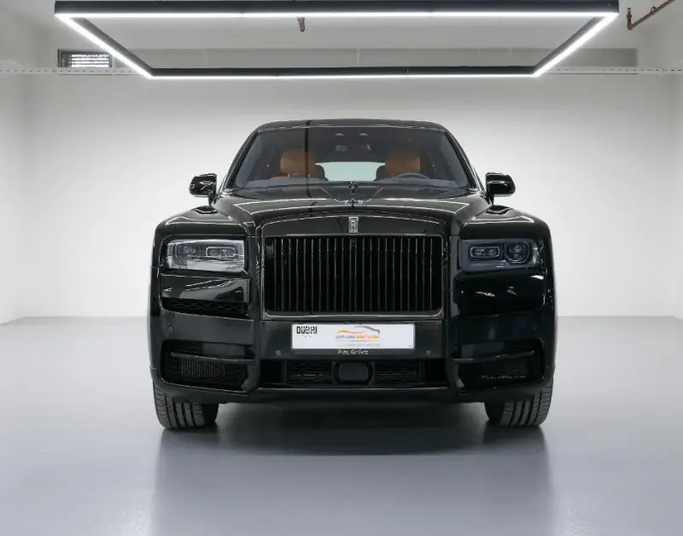 Rolls-Royce Cullinan Black Badge I, 2022 внедорожник 5 дв. бизнес класса в Дубае от Left lane rent a car llc черный цвет | AUTO.AE | Объявление #1454