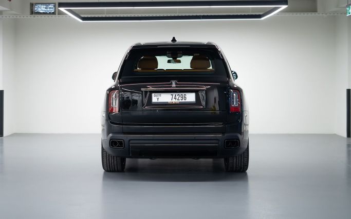 Rolls-Royce Cullinan I, 2022 business suv 5 dr. for rent in Dubai by POF RENTAL, black color | AUTO.AE