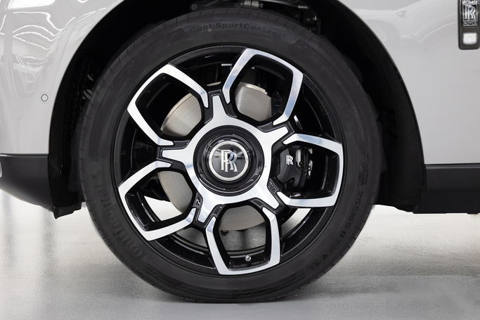 Rolls-Royce Cullinan I, 2023 business suv 5 dr. for rent in Dubai by POF RENTAL, grey color | AUTO.AE