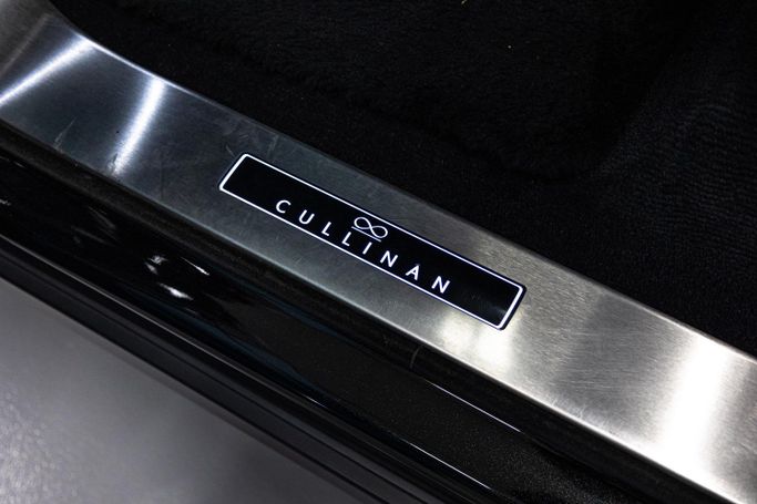 Rolls-Royce Cullinan I, 2023 business suv 5 dr. for rent in Dubai by POF RENTAL, black color | AUTO.AE