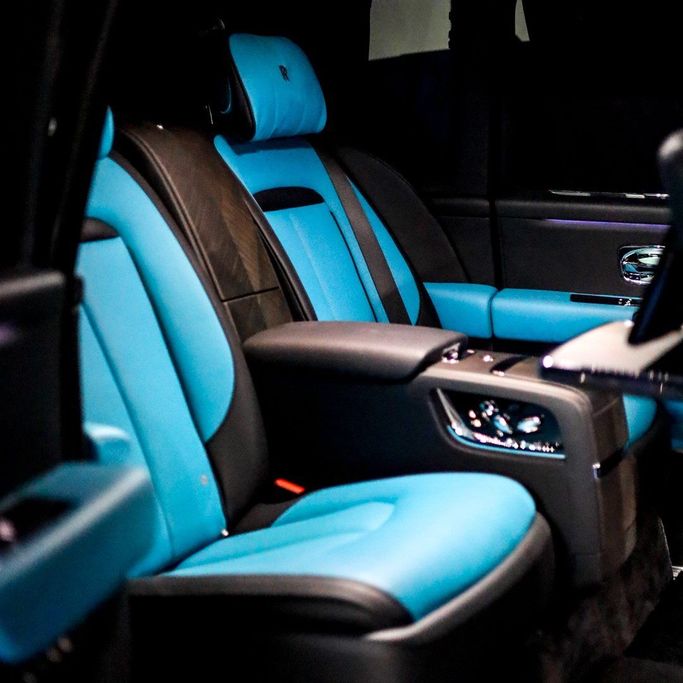 Rolls-Royce Cullinan I, 2022 business suv 5 dr. for rent in Dubai by DEIZ, black color | AUTO.AE