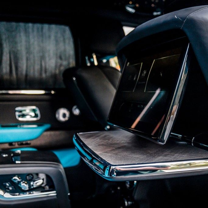 Rolls-Royce Cullinan I, 2022 business suv 5 dr. for rent in Dubai by DEIZ, black color | AUTO.AE