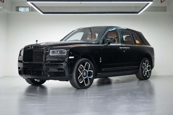 Rolls-Royce Cullinan Black Badge I Facelift, 2025  suv 5 dr. series ii for rent in Dubai by ACR DXB, black color | AUTO.AE