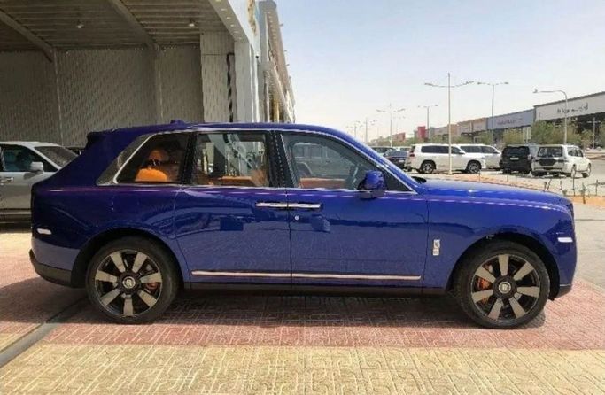 New Rolls-Royce Cullinan I, 6.7 l, 2024 in Dubai by Mohamed Hakim Motors, Blue color.  | AUTO.AE