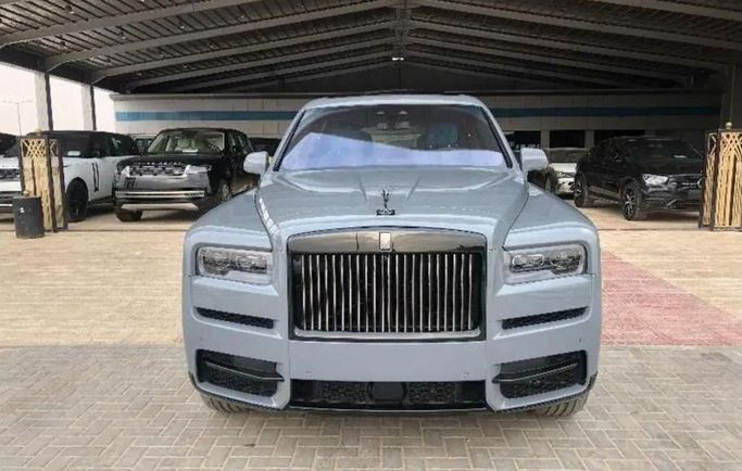New Rolls-Royce Cullinan I Facelift, 6.7 l, 2024 in Dubai by Mohamed Hakim Motors, Silver color. Other | AUTO.AE