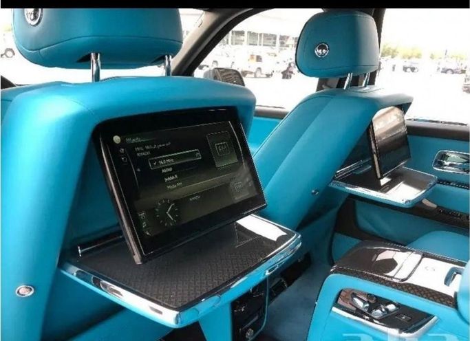 New Rolls-Royce Cullinan I Facelift, 6.7 l, 2024 in Dubai by Mohamed Hakim Motors, Silver color. Other | AUTO.AE