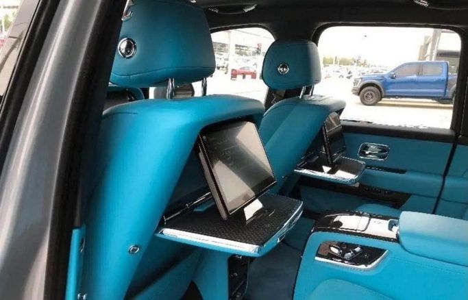 New Rolls-Royce Cullinan I Facelift, 6.7 l, 2024 in Dubai by Mohamed Hakim Motors, Silver color. Other | AUTO.AE