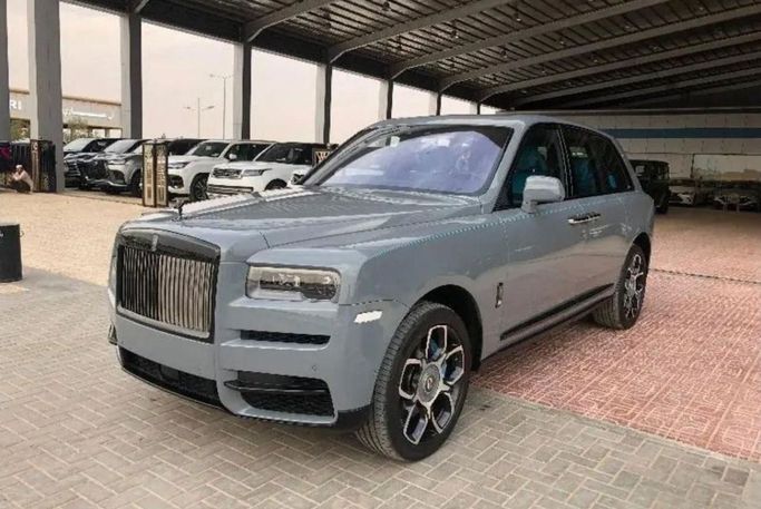 New Rolls-Royce Cullinan I Facelift, 6.7 l, 2024 in Dubai by Mohamed Hakim Motors, Silver color. Other | AUTO.AE