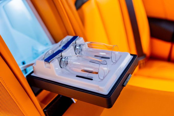 جديدة Rolls-Royce Cullinan Black Badge أنا شد الوجه, 6.7 l, 2025 في في دبي من PUPIL OF FATE MOTORS، اللون رمادي. مواصفات الخليج | AUTO.AE