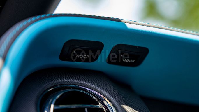 Новый Rolls-Royce Cullinan Black Badge I Рестайлинг, 6.7 л, 2024 в Дубае от Milele Белый цвет. Other | AUTO.AE