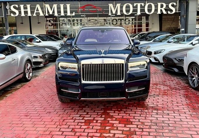 Подержанный Rolls-Royce Cullinan I, 6.7 л, 2023 в Дубае от Shamil Motors Черный цвет. Американская | AUTO.AE