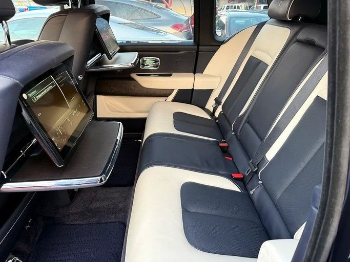 Подержанный Rolls-Royce Cullinan I, 6.7 л, 2023 в Дубае от Shamil Motors Черный цвет. Американская | AUTO.AE