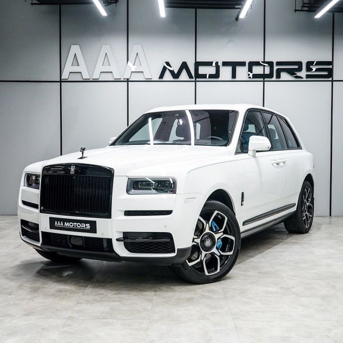 مستعملة Rolls-Royce Cullinan I, 6.7 l, 2022 في في دبي من AAA Motors، اللون أبيض. مواصفات الخليج | AUTO.AE