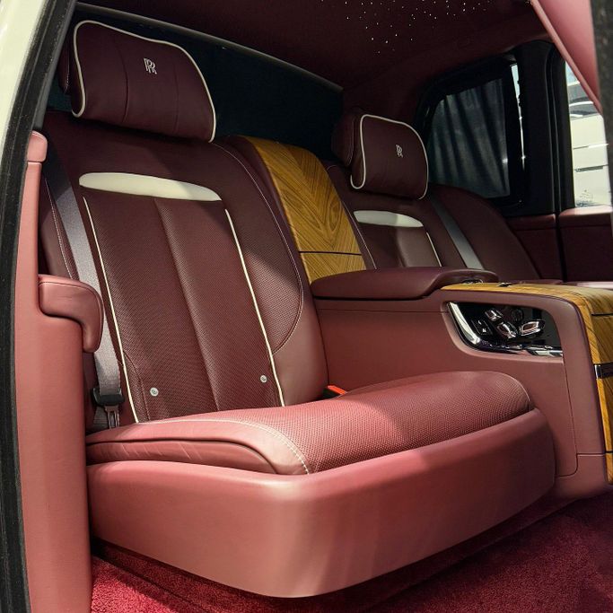 Подержанный Rolls-Royce Cullinan I, 6.7 л, 2021 в Дубае от AAA Motors Белый цвет. GCC | AUTO.AE