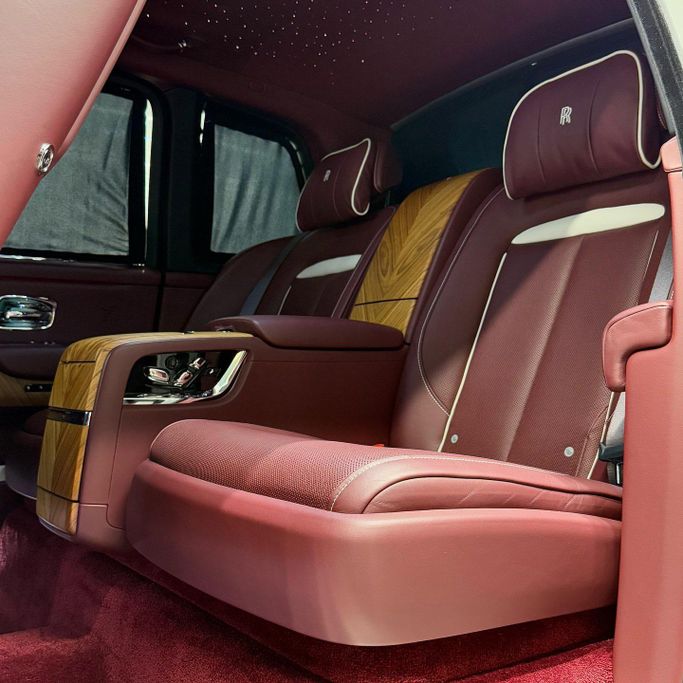 Подержанный Rolls-Royce Cullinan I, 6.7 л, 2021 в Дубае от AAA Motors Белый цвет. GCC | AUTO.AE