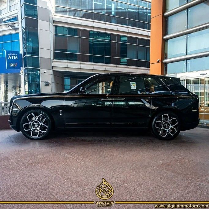Новый Rolls-Royce Cullinan Black Badge I Рестайлинг, 6.7 л, 2024 в Дубае от Q Motors Черный цвет. GCC | AUTO.AE