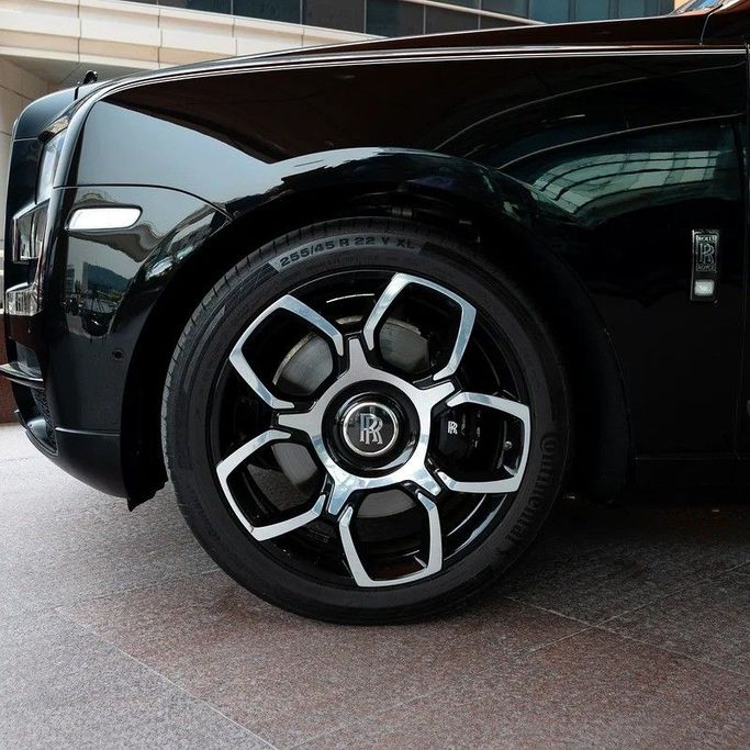 Used Rolls-Royce Cullinan Black Badge I, 6.7 l, 2022 in Dubai by Q Motors, Black color. GCC Specs | AUTO.AE