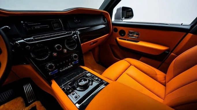 Used Rolls-Royce Cullinan Black Badge I, 6.7 l, 2024 in Dubai by Al Ain Class Motors, Grey color. Japanese Specs | AUTO.AE