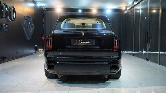 New Rolls-Royce Cullinan I Facelift, 6.7 l, 2025 in Dubai by Dourado Luxury Car, Black color. European Specs | AUTO.AE