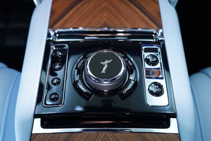 Used Rolls-Royce Cullinan I, 6.7 l, 2019 in Dubai by Dourado Luxury Car, Blue color. GCC Specs | AUTO.AE