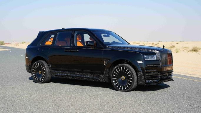 Новый Rolls-Royce Cullinan I, 6.7 л, 2024 в Дубае от Dourado Luxury Car Черный цвет. Европейская | AUTO.AE