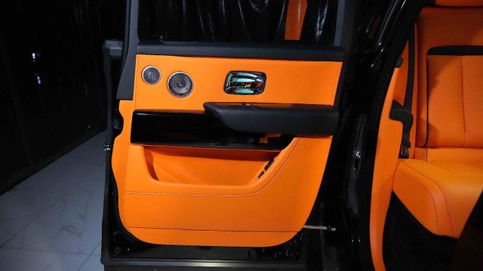 Новый Rolls-Royce Cullinan I, 6.7 л, 2024 в Дубае от Dourado Luxury Car Черный цвет. Европейская | AUTO.AE