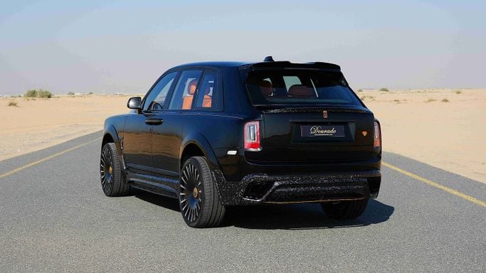 Новый Rolls-Royce Cullinan I, 6.7 л, 2024 в Дубае от Dourado Luxury Car Черный цвет. Европейская | AUTO.AE
