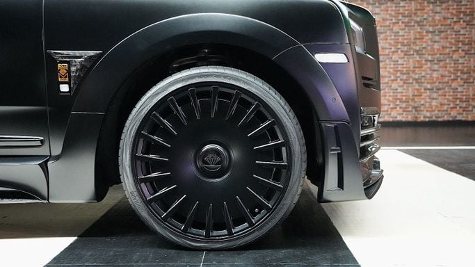 Новый Rolls-Royce Cullinan I, 6.7 л, 2024 в Дубае от Dourado Luxury Car Черный цвет. Европейская | AUTO.AE