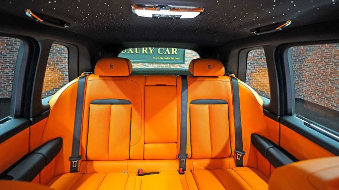 Новый Rolls-Royce Cullinan I, 6.7 л, 2024 в Дубае от Dourado Luxury Car Черный цвет. Европейская | AUTO.AE