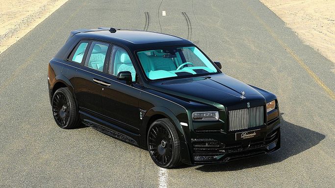 Новый Rolls-Royce Cullinan I, 6.7 л, 2024 в Дубае от Dourado Luxury Car Зеленый цвет. Европейская | AUTO.AE